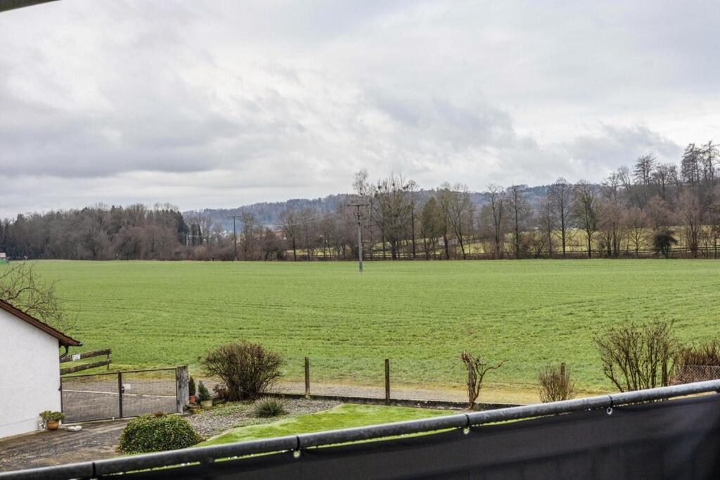 Ferienwohnung im Grünen, 10 km RV, 30 km Bodensee, Küche Bad Balkon Wolpertswende Exterior foto